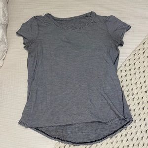 Lululemon tshirt
